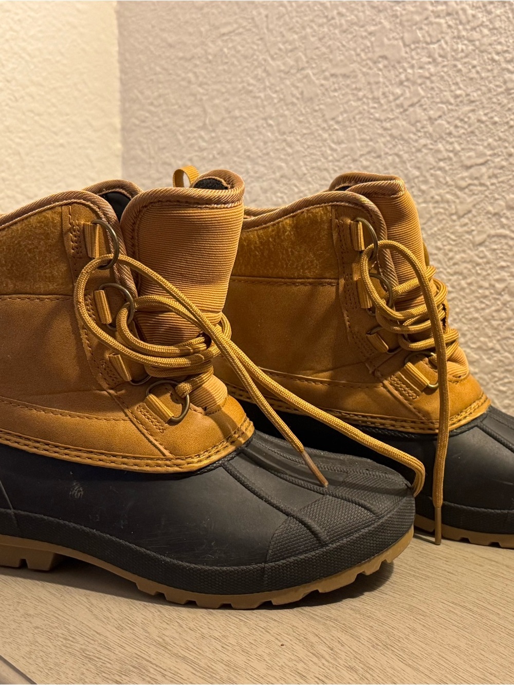 Duck Boots Women’s 6